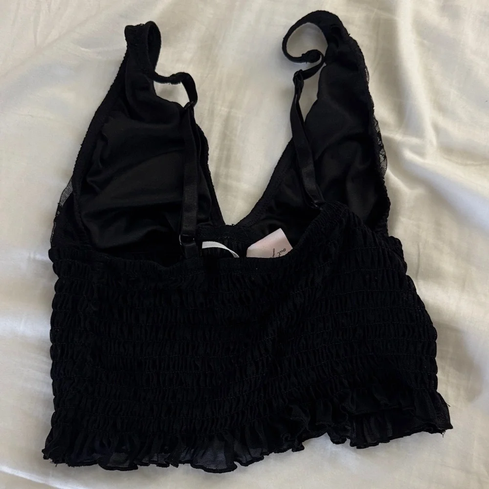Black Ruched Crop tank Top - Picture 2 of 4